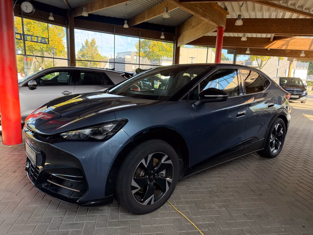CUPRA Tavascan 210 kW Endurance Sonderlackierung, IPA, Werksgarantie Gebrauchtwagen Kaufen | EZ 02/2025 | Preis 36.900 €