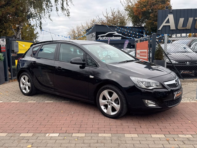 Opel Astra J Limousine EDITION 1.6*Xenon*Temp*Klima* - bilder 1