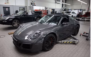 Porsche 911 Targa 4 GTS Unfall Nicht Fahrbereit