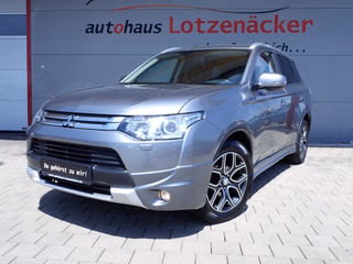 Mitsubishi Outlander 4WD 1.Hd|7-SITZE|AHK|RFK|LEDER Used vehicle for sale | First registration 09/2014 | Price 13.990 €