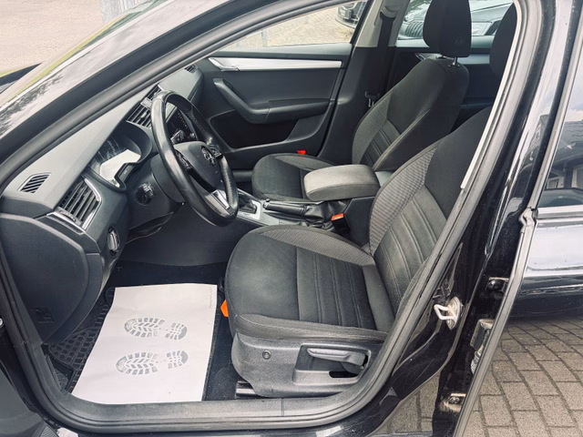 Skoda Octavia Combi Ambition DSG+Navi+Carplay+SHZ+AHK+ - foto 10