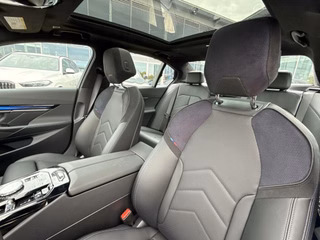 2027 BMW 540i xDrive - photo 7