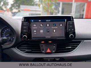 Hyundai i30 cw Trend*1.HAND*KLIMA*NAVI*SPUR*SHZ*KAMERA* - foto 17
