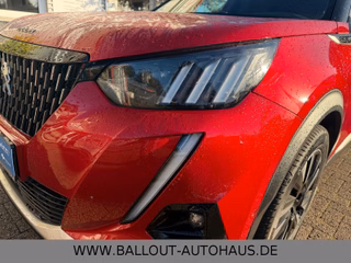 Peugeot 2008 GT Pack*2.HAND*PANO*ACC*SPUR*TEMP*FOCAL* - foto 8