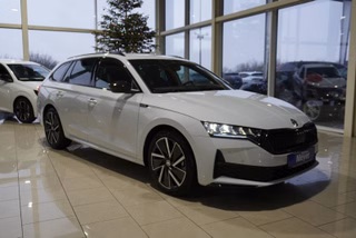 Skoda Octavia Combi Sportline Facelift 2,0TDI ACC/Navi/Kessy/el.Klappe  **