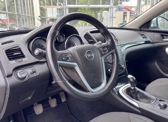 Opel Insignia 1.8 Sports Tourer Innov.  NAVI/EINPARKHILFE - foto 2