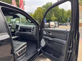 Dodge RAM Laramie Night Premium Rambox + teilbare Heckklappe - foto 17