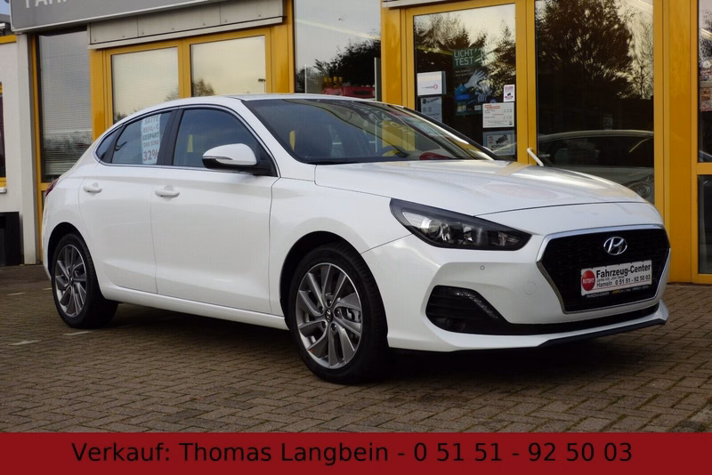 Hyundai i30  1.4 T-GDI Style Fastback, Kamera, ALU 17"