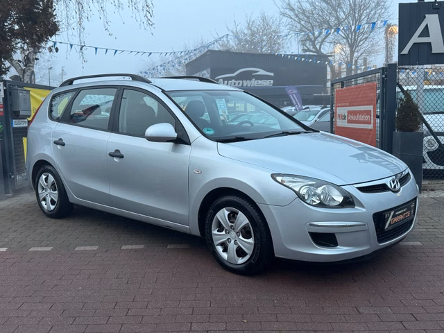 Hyundai i30 cw 1.4 FIFA WM Edition Kombi*Klima*TÜV NEU - foto 1