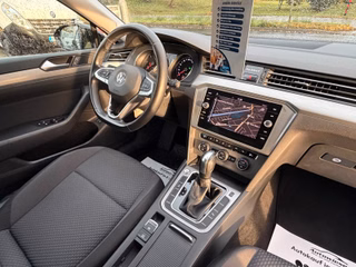 Volkswagen Passat Variant 1.6TDI*Aut.*Navi*LED*AHK*Kamera* - foto 3