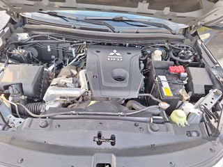 Mitsubishi L200 Plus 4WD Automatik AHK 3,1t Rollcover - foto 9