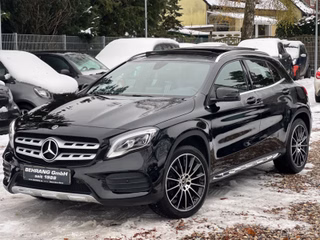 Mercedes-Benz GLA 180*AMG-Line*LED*PANORAMA*MODELL2018*