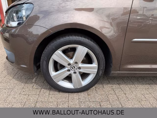 Volkswagen Touran Highline*2.HAND*KLIMA*NAVI*TEMPO*AHK*SHZ* - bilder 12