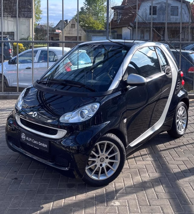 smart fortwo coupe 1.0 MHD  PANORAMA/TÜV/GANZJAHRESREIF. - photo 1