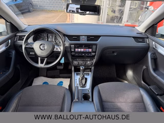 Skoda Octavia Elegance*2.HAND*KLIMA*ACC*TEMP*SPUR*NAVI - foto 5