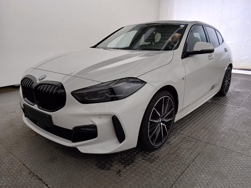 BMW 118i M Sport ACC/PANO/HUD/ADAPTLED/RFK/MMRY