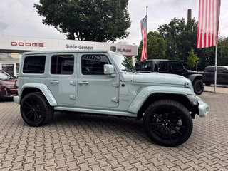 Jeep Wrangler Unlimited Rubicon 4xe Sonder-Umbau Komplettlackierung - bilder 5