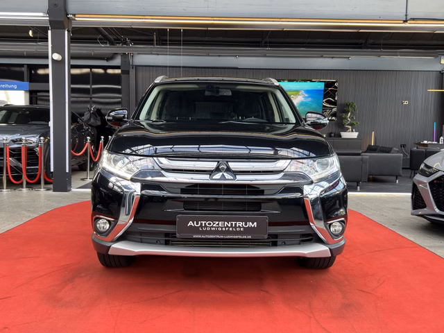 Mitsubishi Outlander Plus 2,2DI-D LED/TEMP/KAM/SHZ/ - foto 9