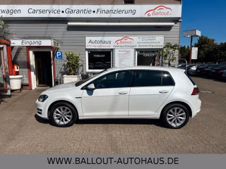 Volkswagen Golf VII Lim. Lounge*1.HAND*KLIMA*AHK*TEMP*EURO6 - photo 1