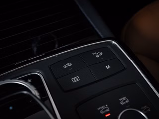 Mercedes-Benz GLE 43 AMG  DISTR PANO H-K AHK 360° - bilder 3
