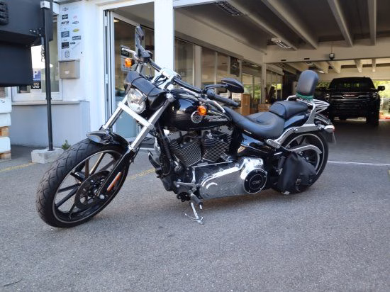 Harley-Davidson Breakout Jekill & Hyde Sissibar