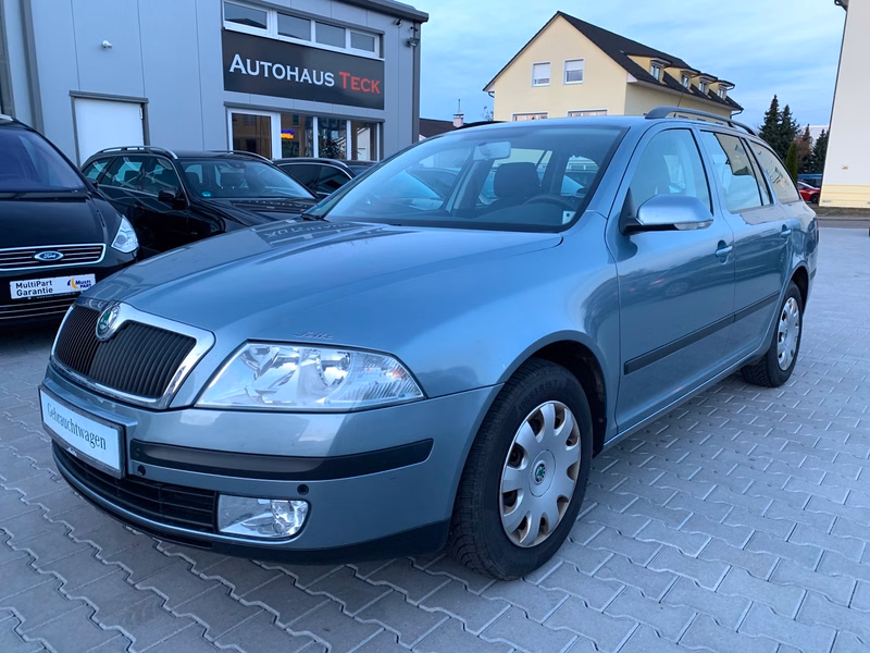 Skoda Octavia Combi Ambiente 1.Hand 125TKM KLIMAAUTOM PDC AHK