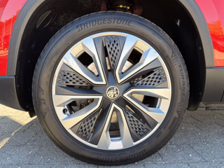 Skoda Karoq 2.0 TDI Style KLIMA / AHK / LEDER / PANORAMA / NAVI - bilder 13