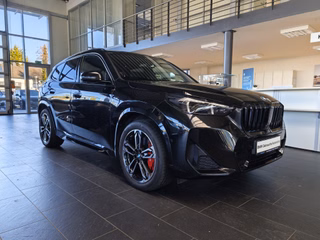 BMW X1 18i sDrive M Sport PRO AHK/Pano/360°/HUD/19"/Komf.Z