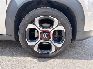Citroën C3 Aircross 1.2 Pure Tech 130 Shine AHK SCHIEBE/HEBEDACH el. NAVI/DAB CITY/SICHERHEITS/STYLE-PAKET KLIMAAUTOMATIK - foto 7