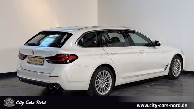 BMW 530d Luxury Line PANORAMA+KAMERA+HEAD.UP+LASER - фото 1