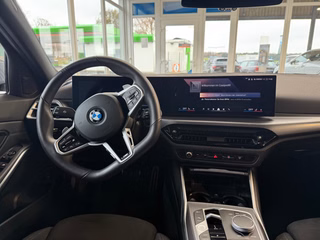 BMW 330 i xDrive M Sport Autom., LED Navi Kamera ACC - bilder 1