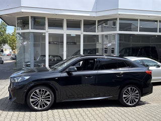 BMW X2 20 d xDrive M SPORT PANO HUD AHK 360K 20Z ICONIC - bilder 1