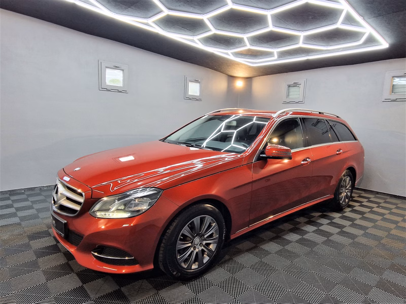 Mercedes-Benz E 200 CGI BLUE|AUTOMATIK|LEDER|NAVI|KAMERA|