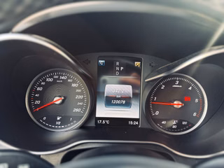 Mercedes-Benz GLC 250 d 4M+AHK+Kamera+Luft+HUD+ILS+Memory+ - foto 1