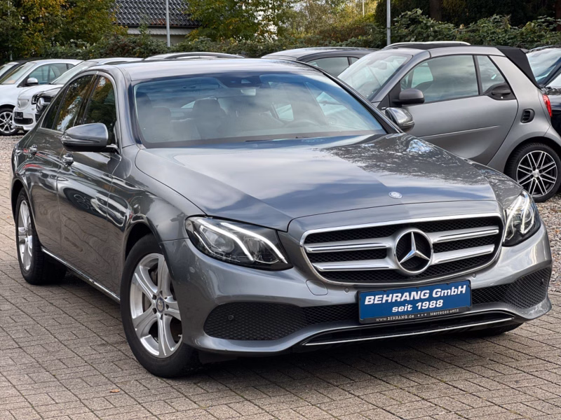 Mercedes-Benz E 300*AVANTGARDE*NAVI*KAMERA*COMAND*