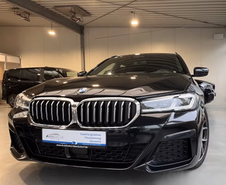 BMW 520 d M Sport Autom., LED ACC Pano Navi AHK - foto 1