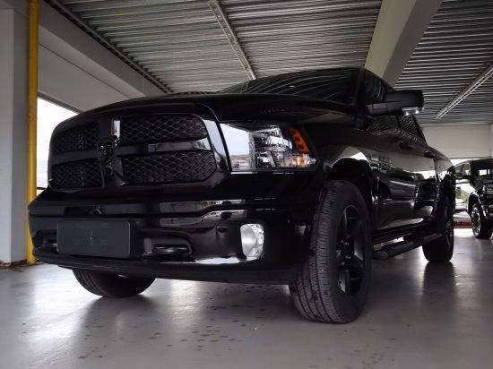 Dodge Ram 1500 Classic Black SHD LPG 2023er Crew Cab
