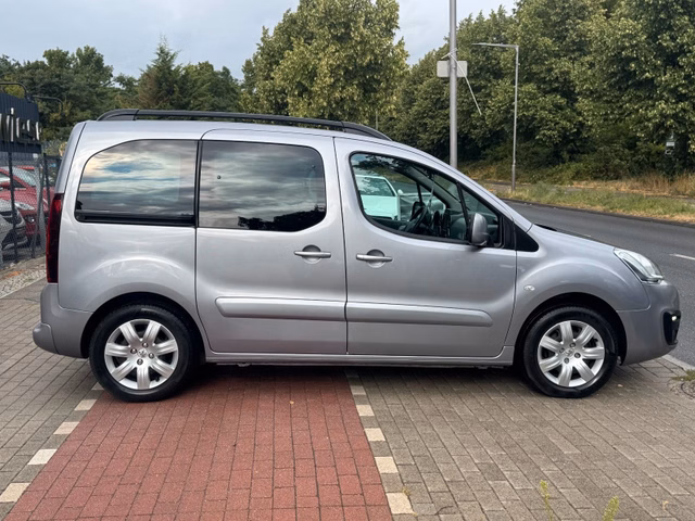 Peugeot Partner Tepee Allure 1.6HDi*Klima*Temp*AHK* - foto 4