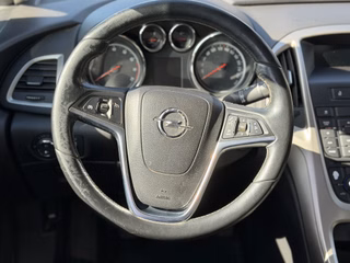 Opel Astra J Sports Tourer Design Edition - foto 13