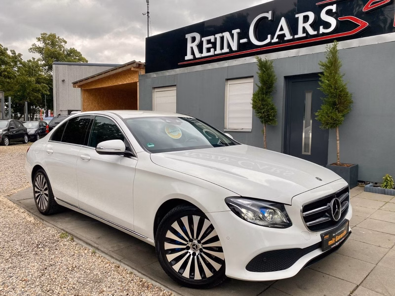 Mercedes-Benz E 350 e Avantgarde/KAMERA/AMBIENTE/LED/CARPLAY