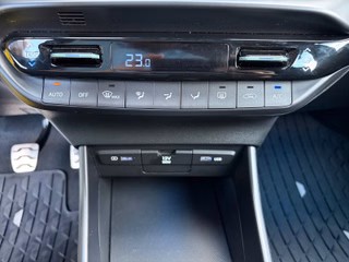 Hyundai BAYON Intro Klimaautomatik Navi Bose Winterräder - foto 13