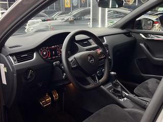 Skoda Octavia Combi V-RS 245 / PANO / ACC / LED / LANE-ASSIST / FRONT-ASSIST - foto 14