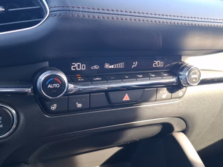 Mazda 3 Takumi 2.5 e-Skyactiv AUTOMATIK / LEDER / KAMERA360 / BOSE - foto 9