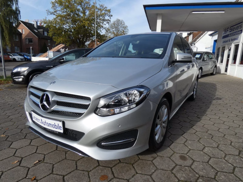 Mercedes-Benz B 180