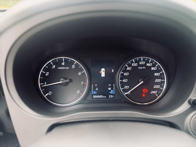 Mitsubishi Outlander Edition 2WD+SHZ+Carplay+Kamera+MFL+Alu - bilder 9