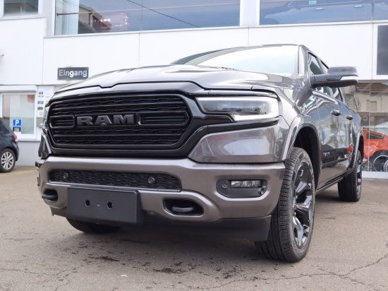 Dodge RAM 5,7ltr Crew Limited 2022 Night / Black Pack