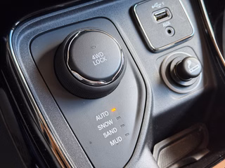 Jeep Compass Limited 4WD Automatik 4X4 - foto 25