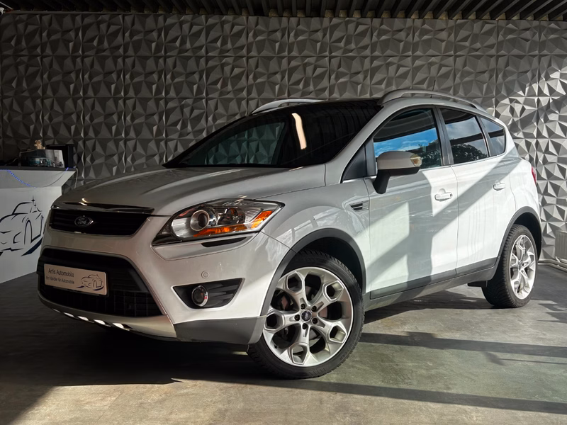 Ford Kuga Titanium NAVI AHK SHZ AUTOMAT. PANO KEYLESS