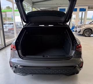 Audi A3 Sportback S-Line Sport Autom., Matrix Pano Sonos 19" - bilder 5