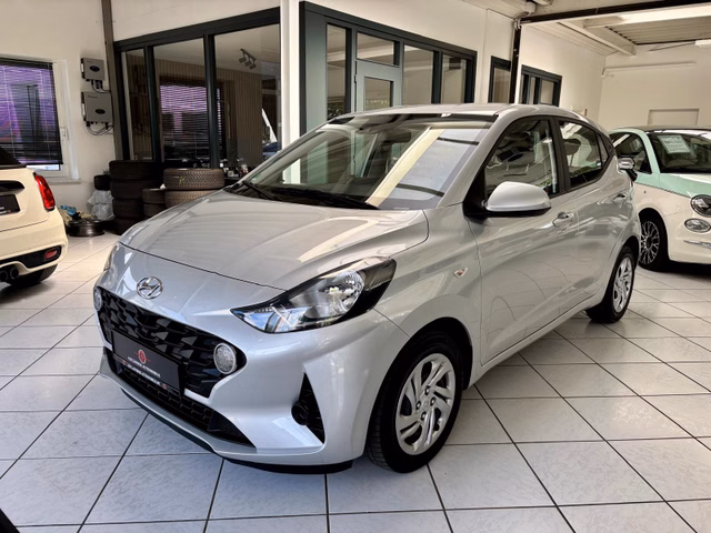 Hyundai i10 Select 1,0  PDC SHZ Bluetooth Gebrauchtwagen Kaufen | EZ 03/2023